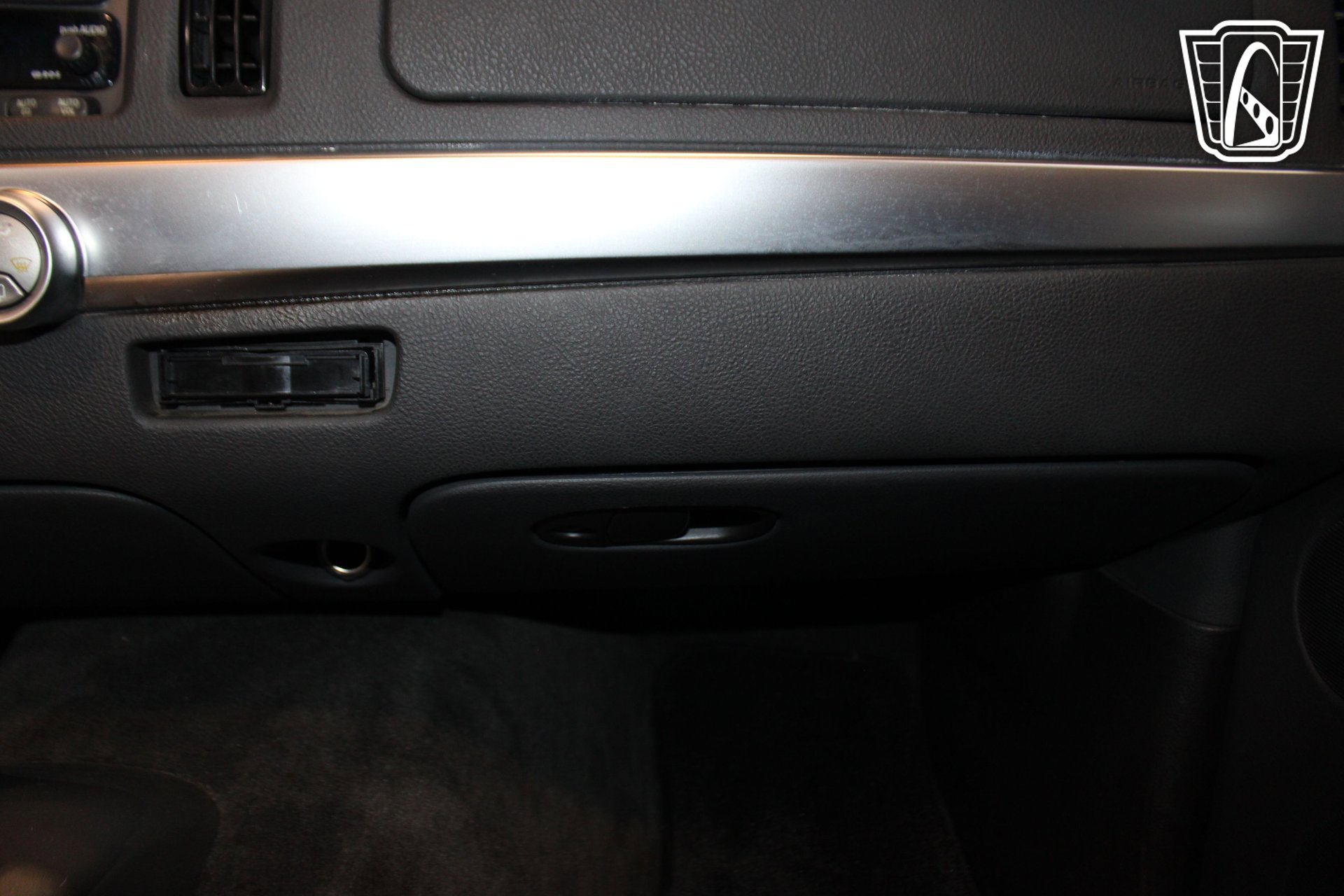 Used 2004 Chevrolet SSR w/ Preferred Equipment Group RWD image 25