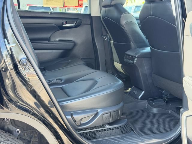 Used 2023 Toyota Highlander XLE FWD image 20
