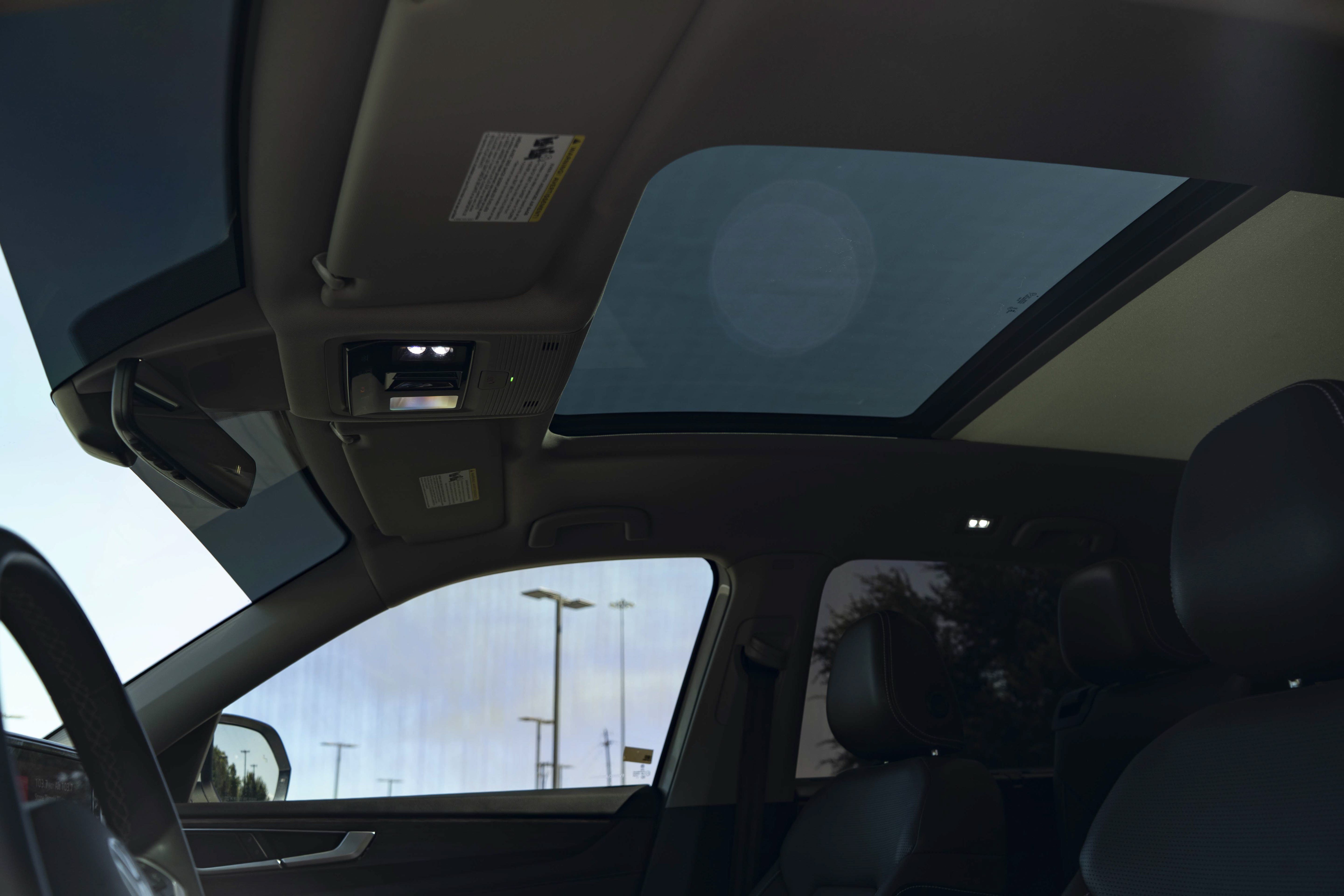 Certified 2024 Volkswagen Atlas SEL AWD/4WD image 33