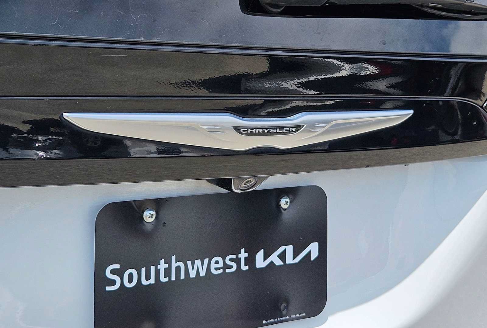 Used 2022 Chrysler Voyager LX FWD image 11
