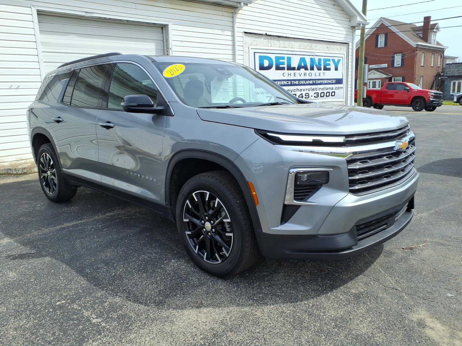 Certified 2025 Chevrolet Traverse LT w/ Sun and Wheel Package