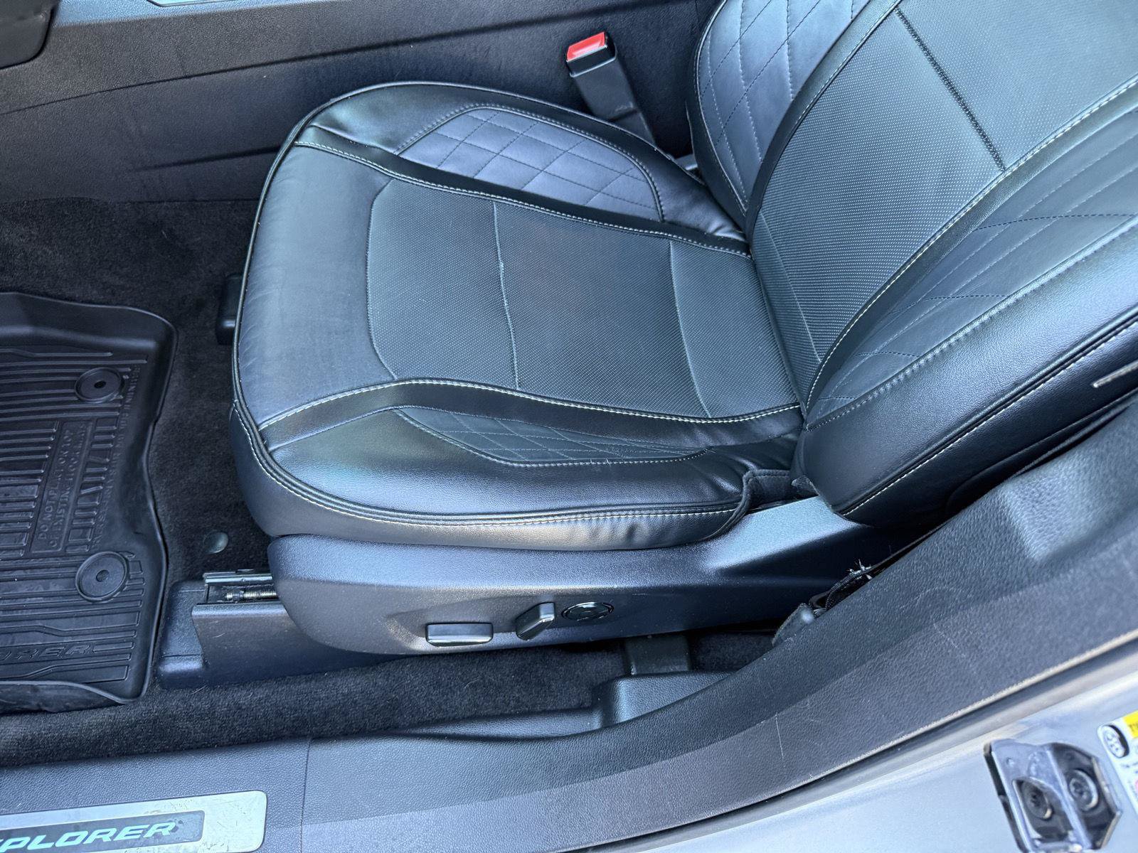 Used 2017 Ford Explorer Platinum AWD/4WD image 12