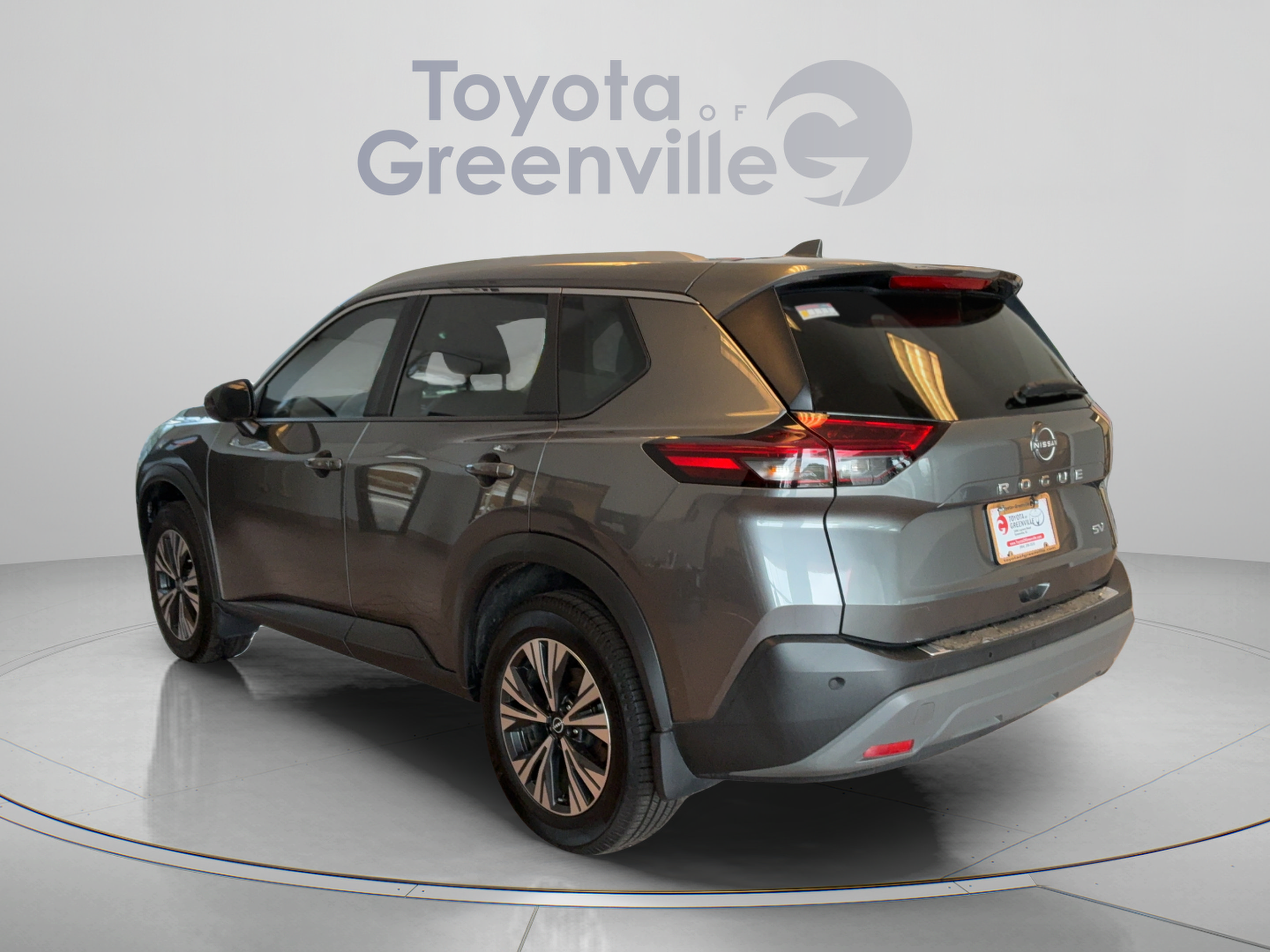 Used 2023 Nissan Rogue SV w/ SV Premium B Package FWD image 4