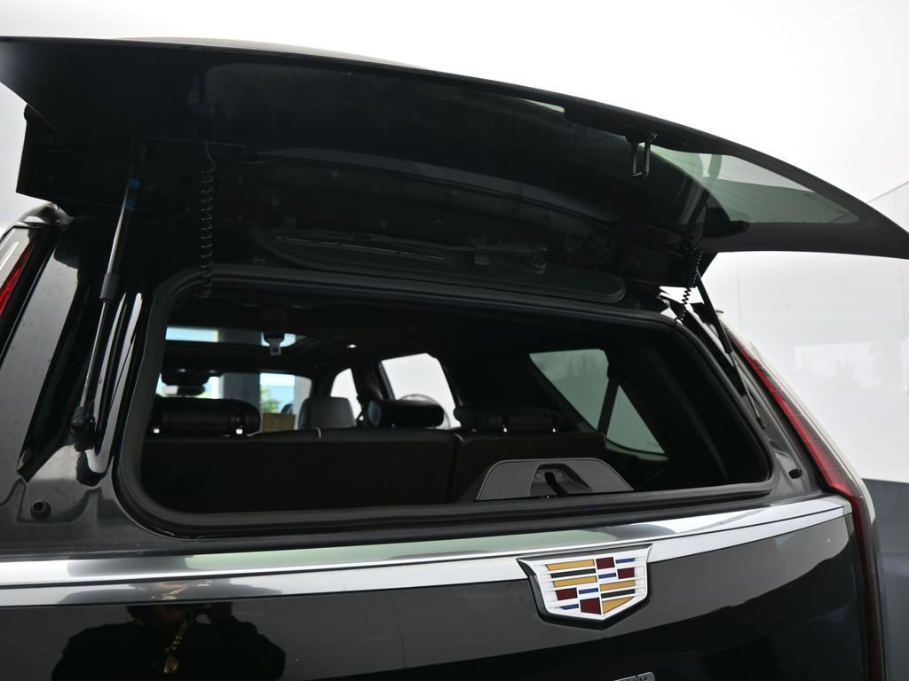 Used 2023 Cadillac Escalade Premium Luxury image 42