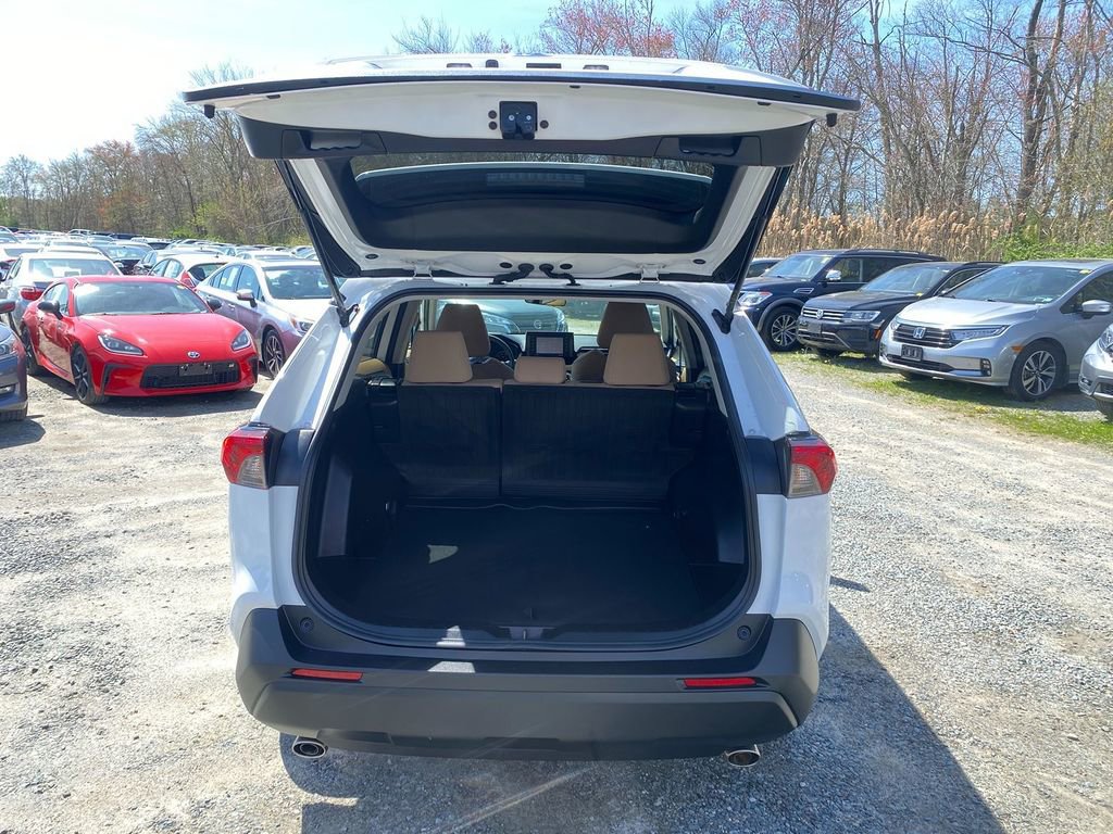 Used 2021 Toyota RAV4 XLE image 24