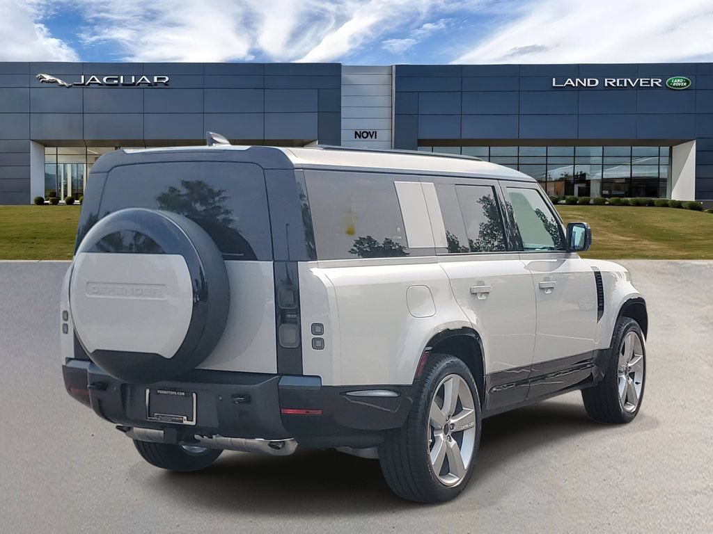 New 2026 Land Rover Defender 130 X-Dynamic SE AWD/4WD image 3