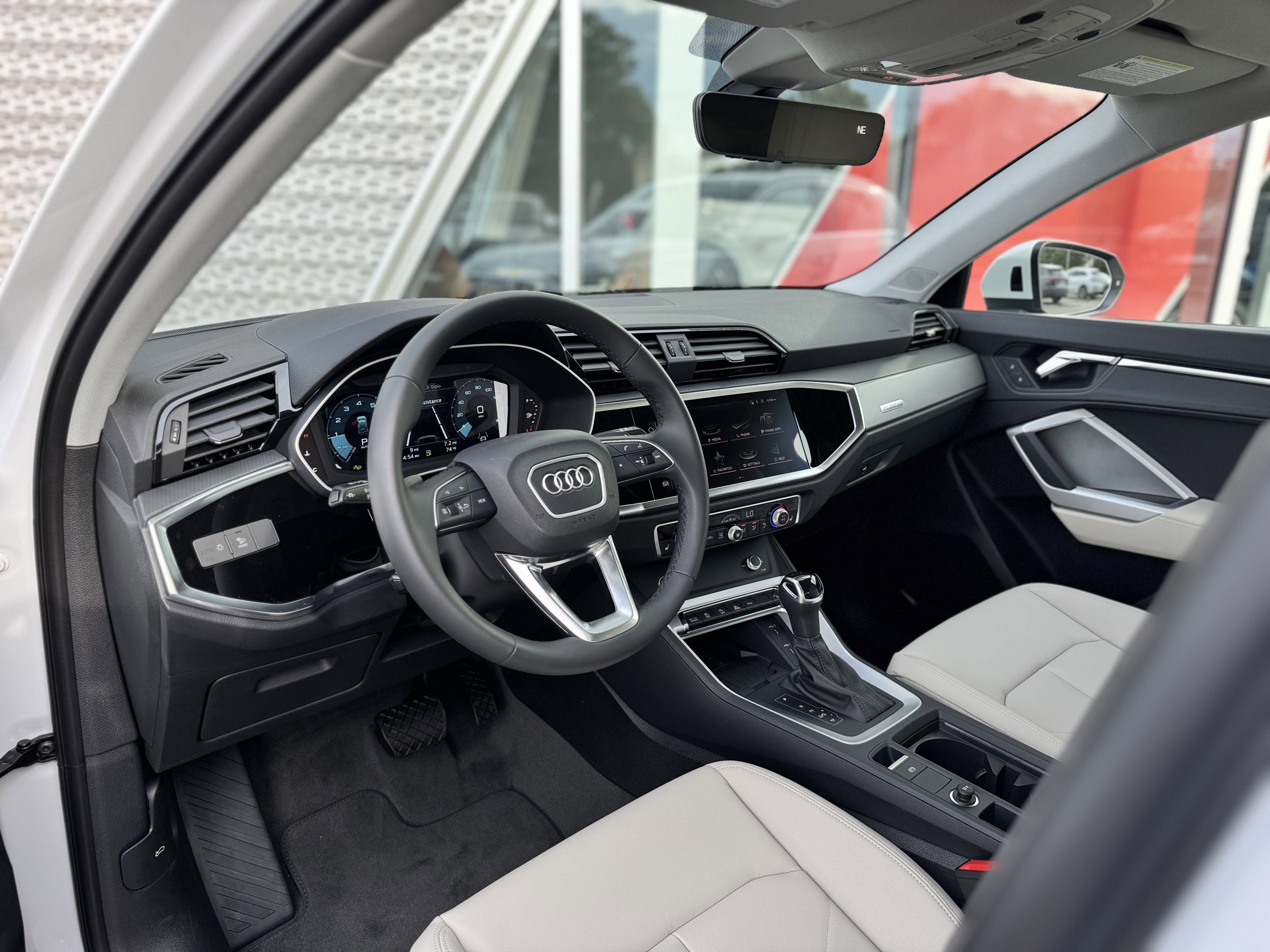 New 2025 Audi Q3 2.0T Premium image 4