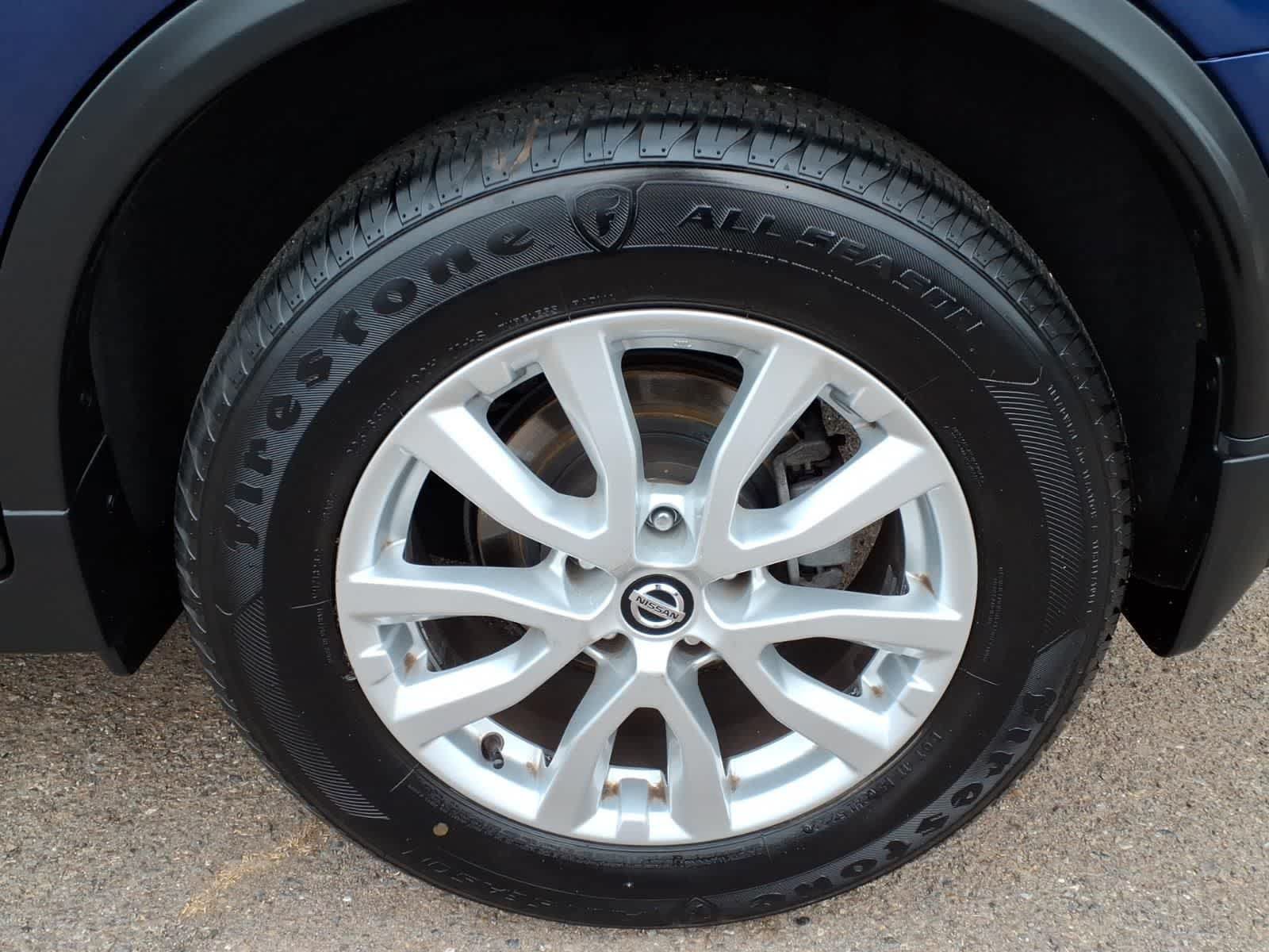 Used 2018 Nissan Rogue SV w/ Sun & Sound Touring Package FWD image 6