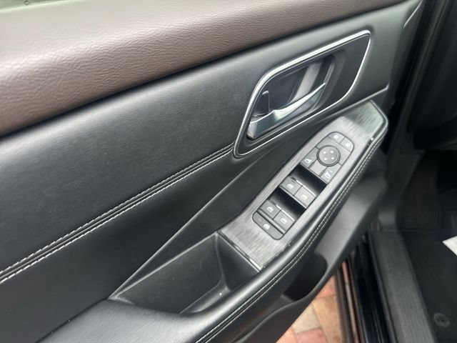Used 2021 Nissan Rogue SV w/ Premium Package FWD image 5