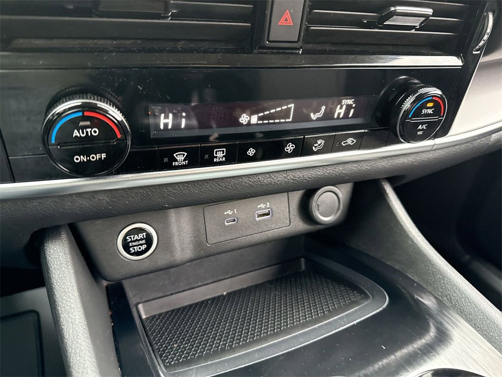 Used 2021 Nissan Rogue SV image 18