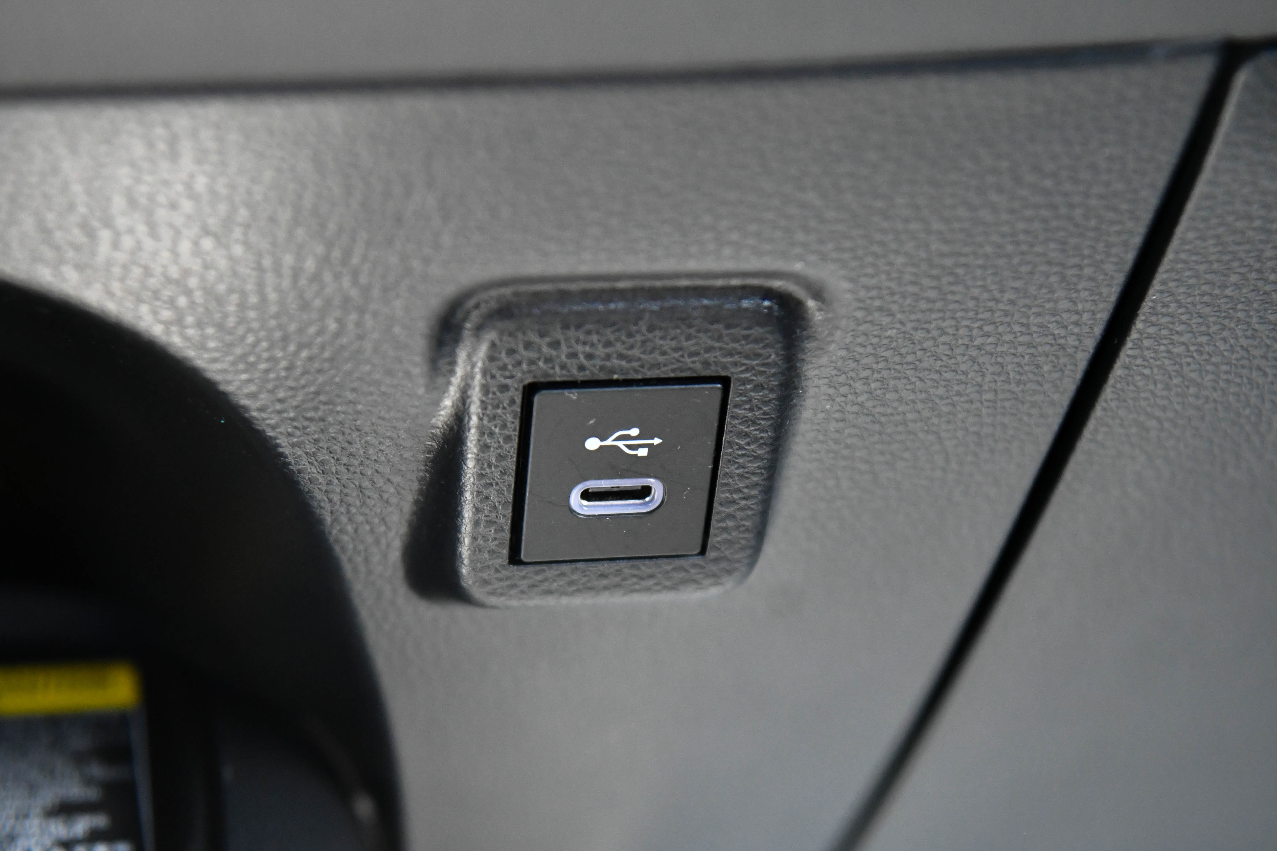 Used 2024 Toyota Corolla SE w/ SE Package image 25