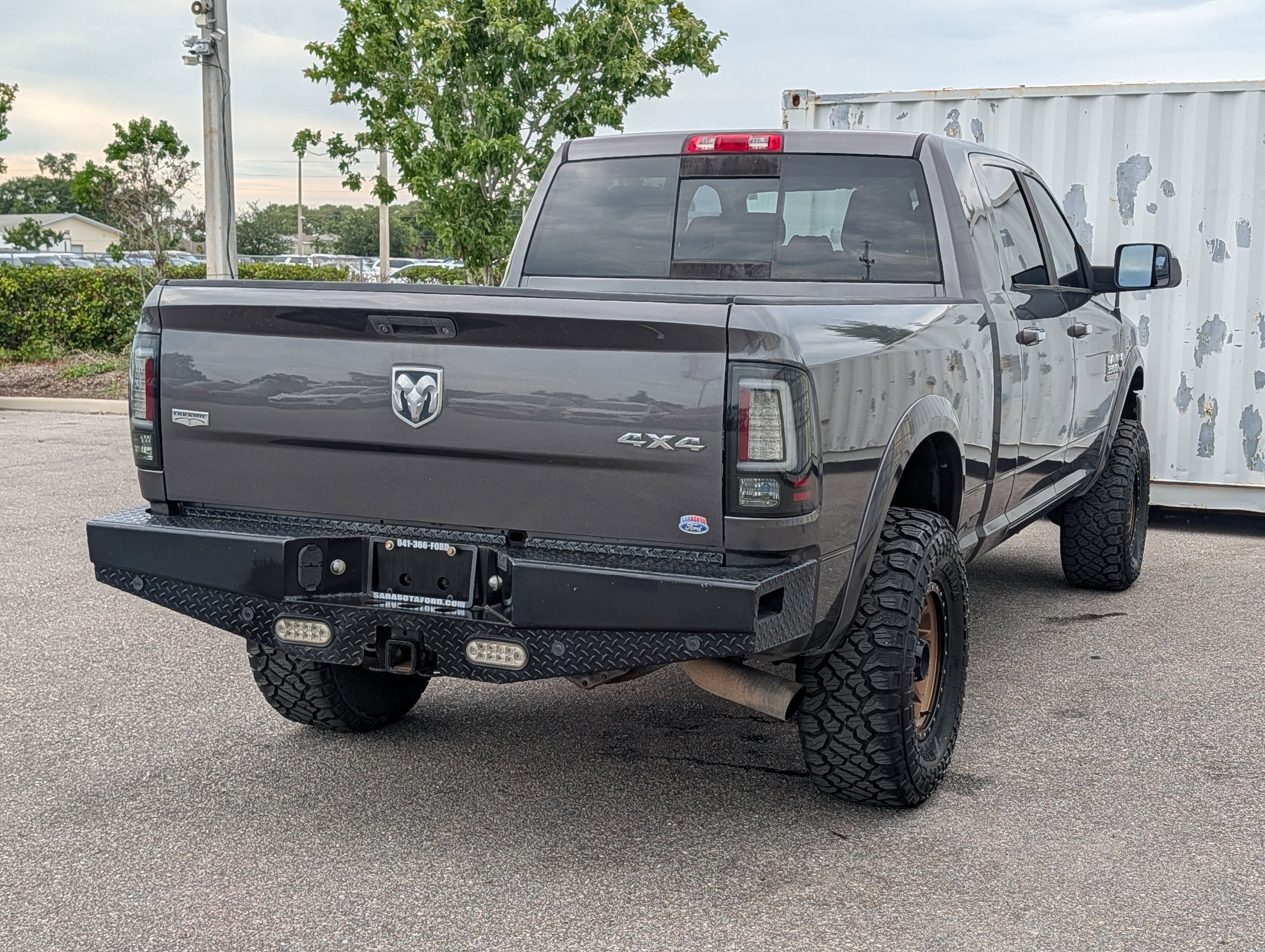 Used 2015 RAM 3500 Laramie w/ Convenience Group AWD/4WD image 4