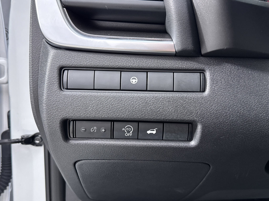 Used 2024 Nissan Rogue SV w/ SV Premium Package image 25