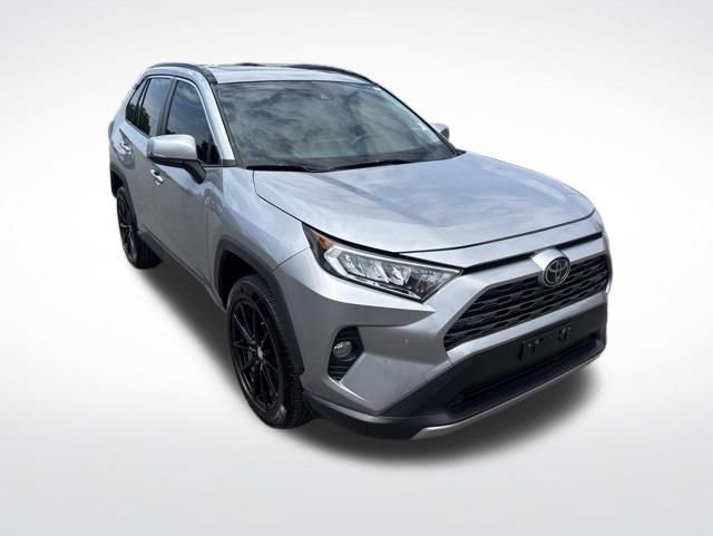 Used 2020 Toyota RAV4 Limited FWD image 6