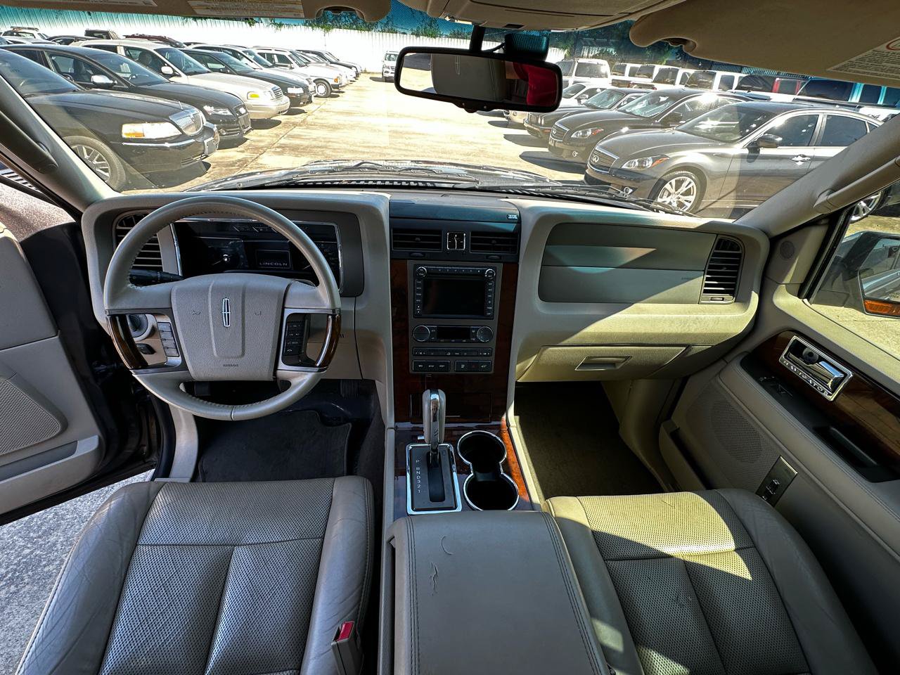 Used 2012 Lincoln Navigator 2WD image 44