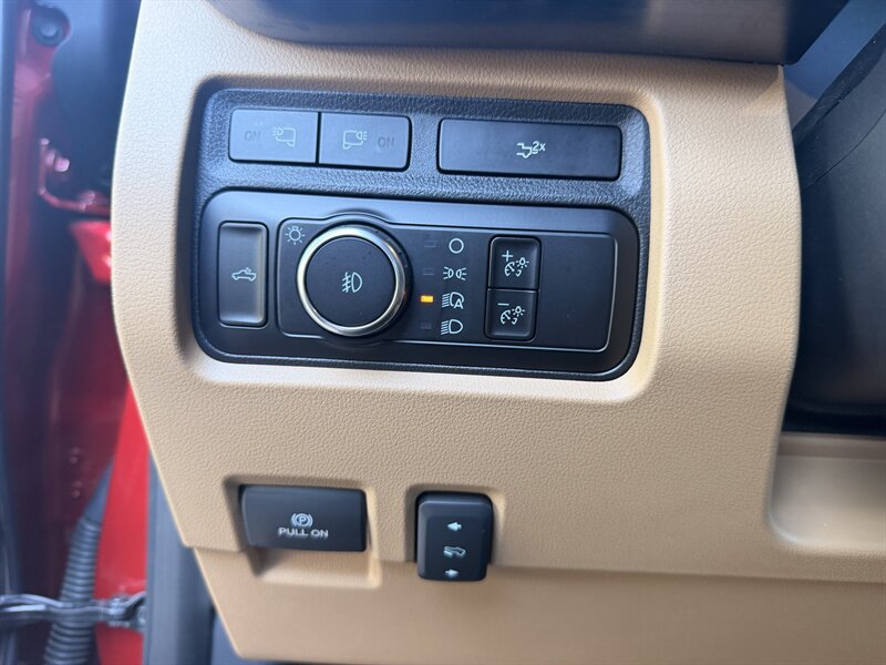 Used 2023 Ford F350 Lariat w/ Lariat Ultimate Package AWD/4WD image 13