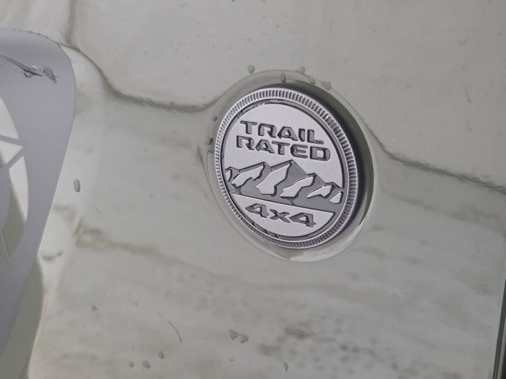 Used 2023 Jeep Gladiator Willys image 3