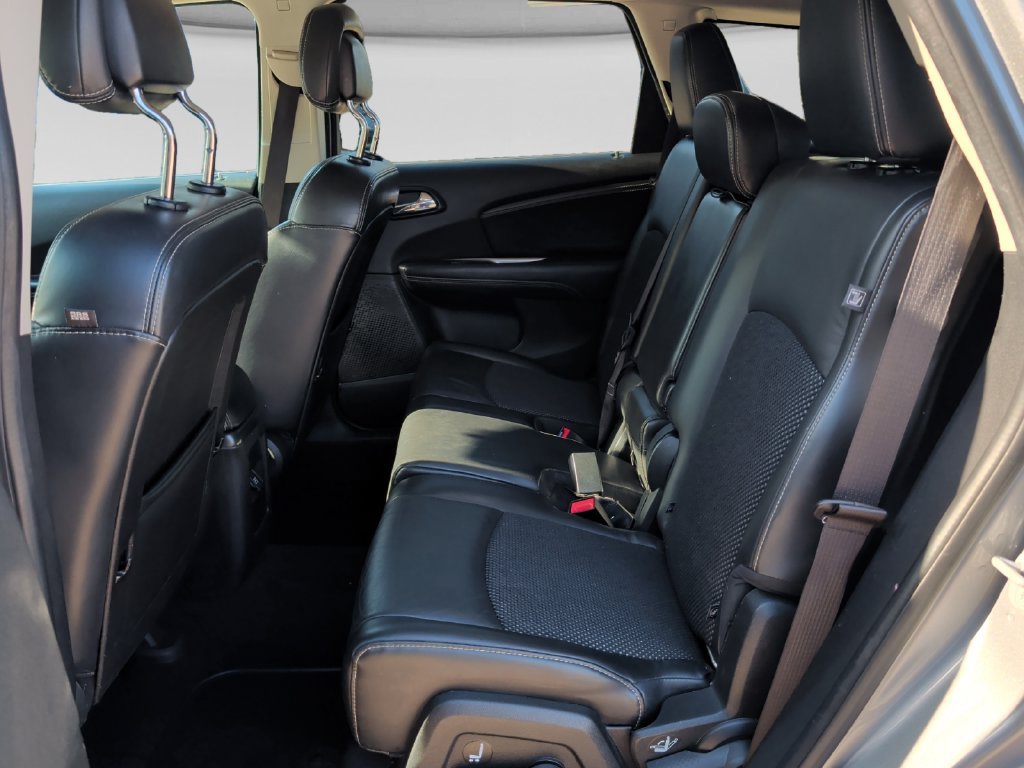 Used 2018 Dodge Journey Crossroad w/ Nav & Sun Group AWD/4WD image 31