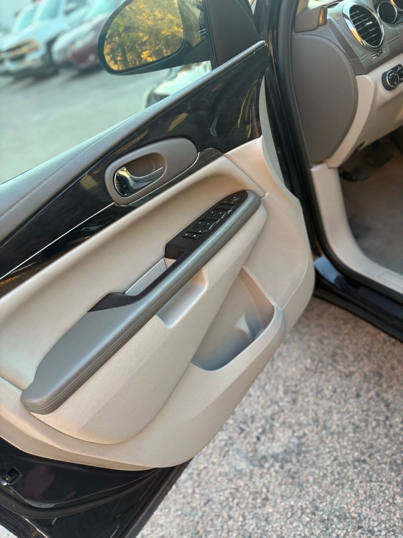 Used 2017 Buick Enclave Convenience FWD image 54