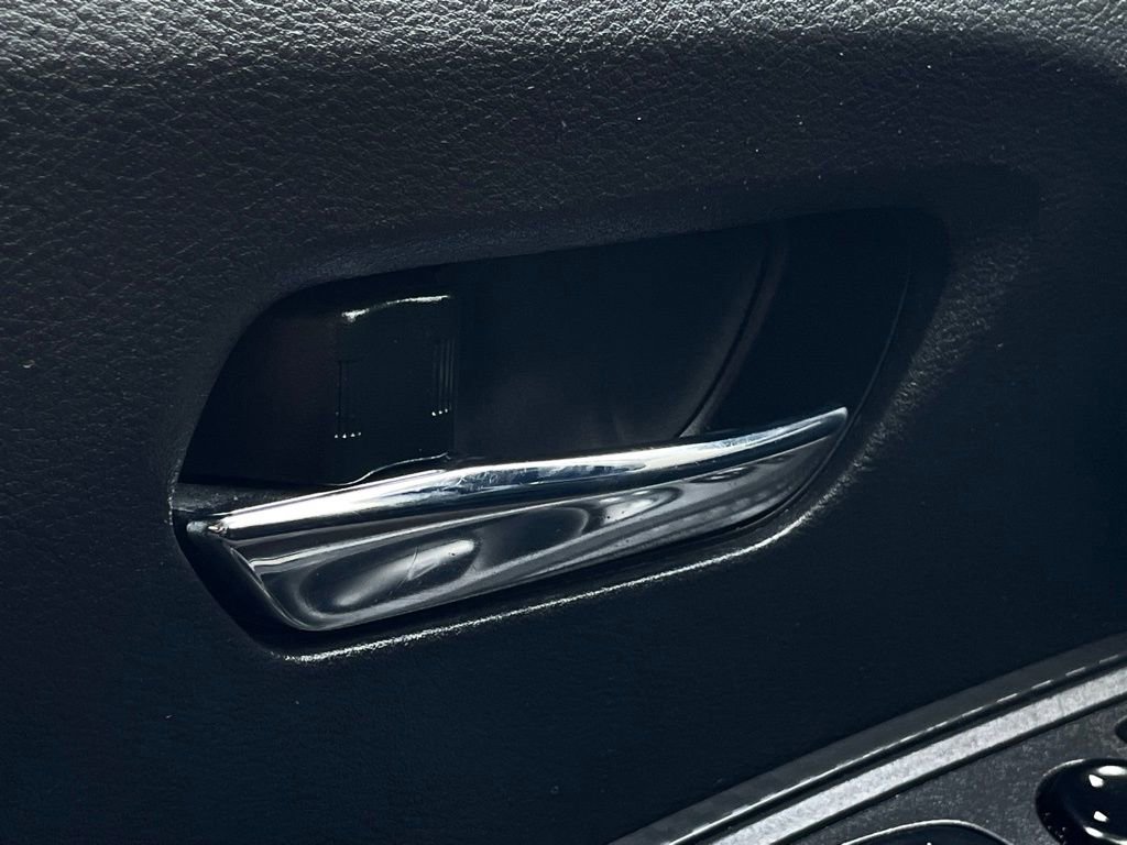 Used 2022 Nissan Versa SV image 12