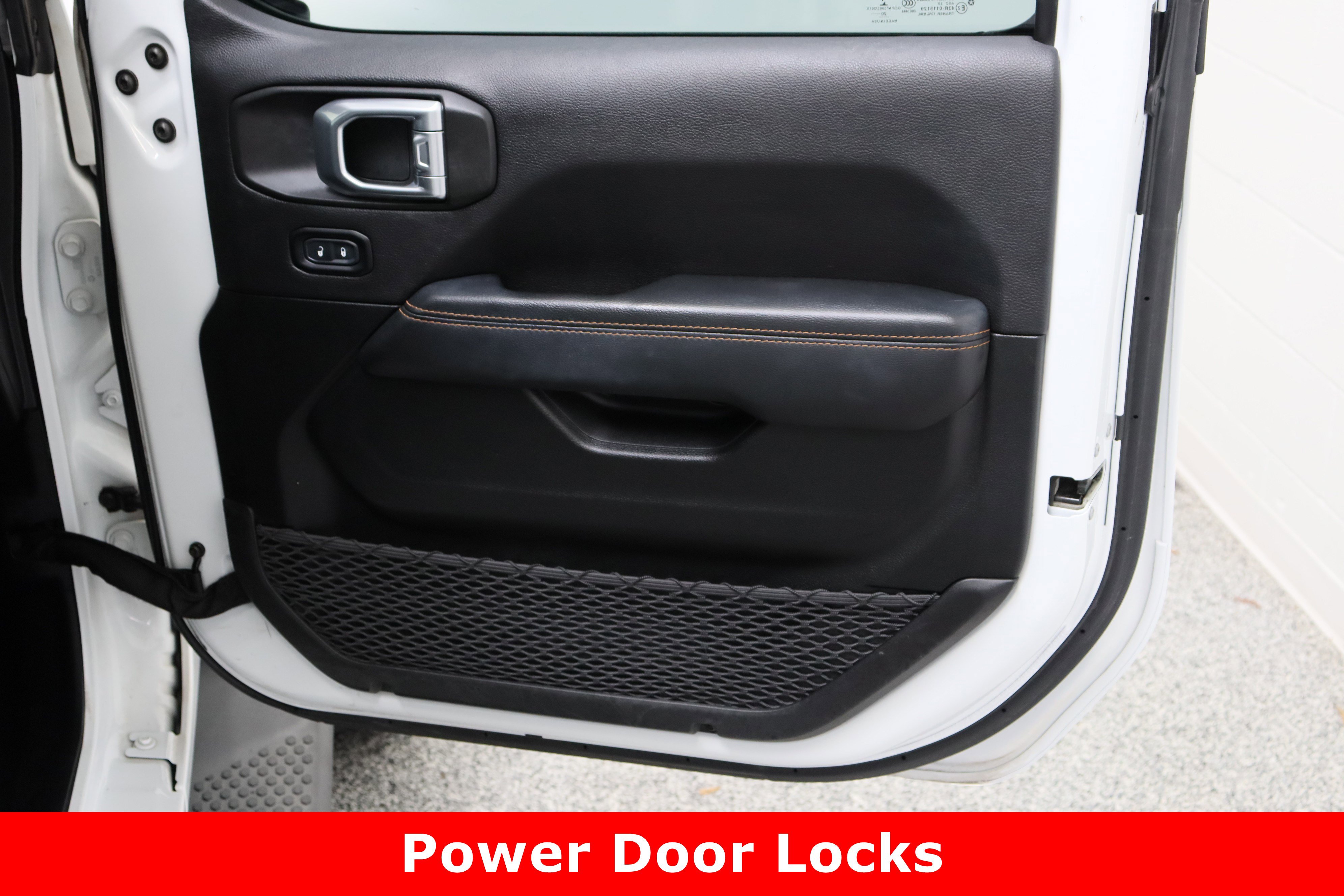 Used 2020 Jeep Wrangler Unlimited Sahara image 36