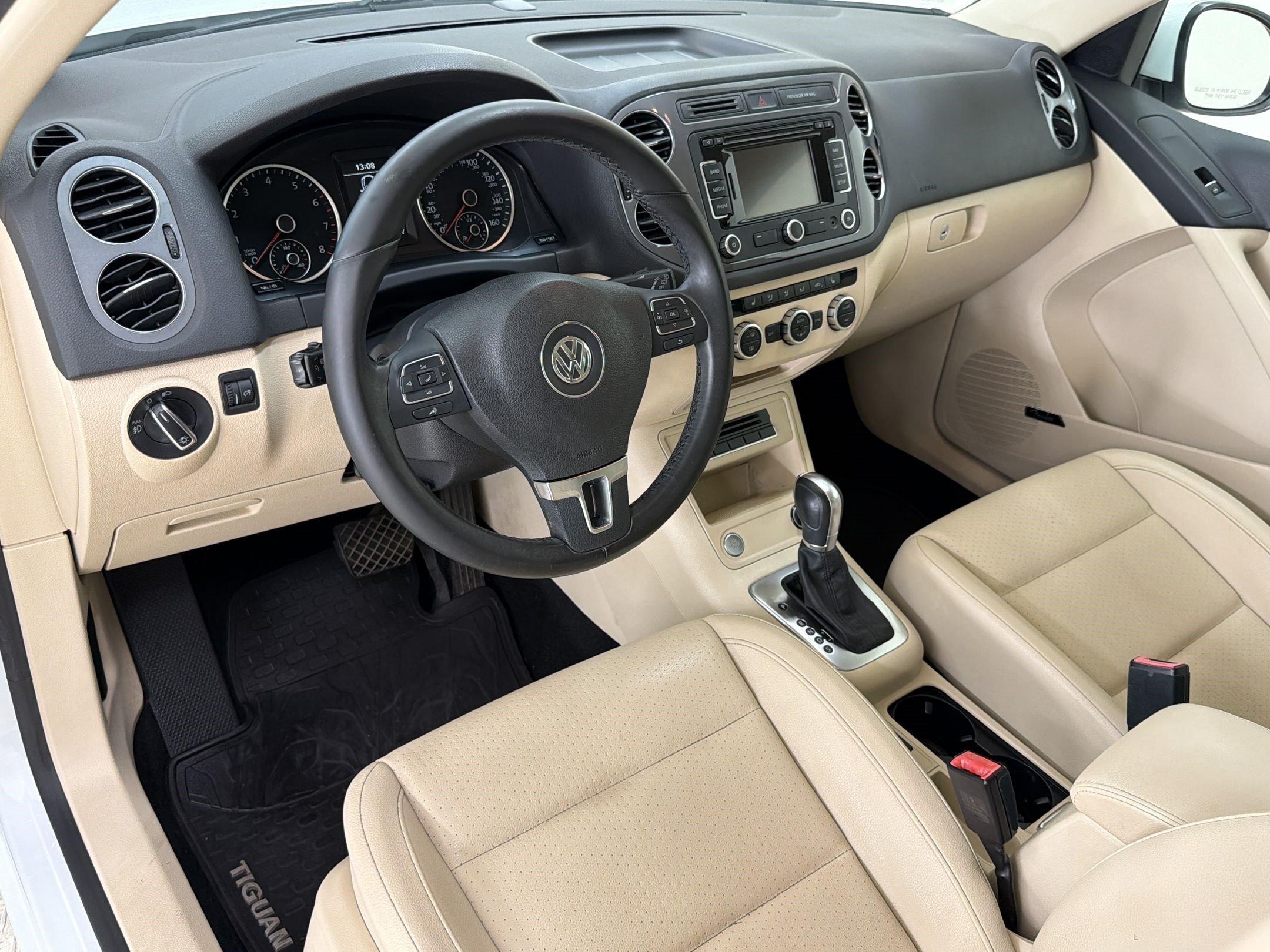 Used 2015 Volkswagen Tiguan SEL FWD image 4
