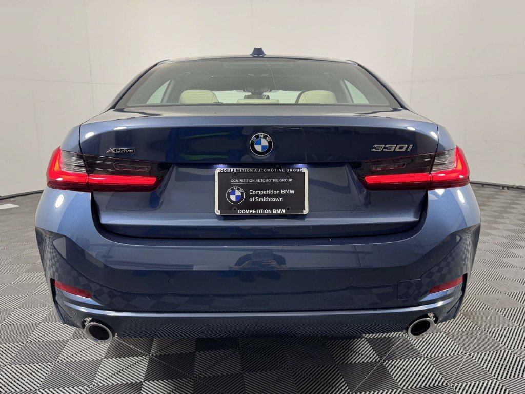Used 2026 BMW 330i xDrive Sedan w/ Premium Package AWD/4WD image 9