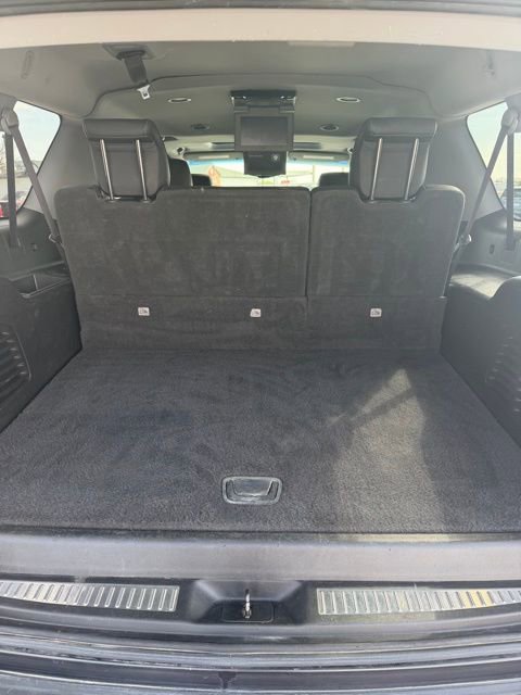 Used 2017 Chevrolet Suburban Premier image 18