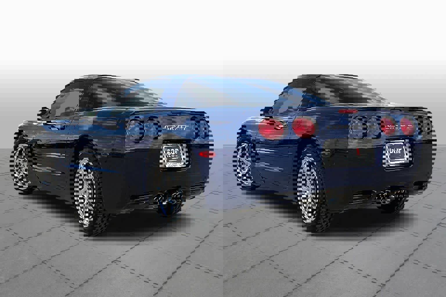 Used 2004 Chevrolet Corvette Coupe w/ Preferred Equipment Group image 9