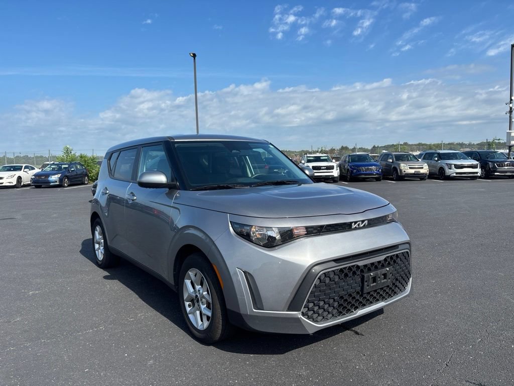 Certified 2024 Kia Soul LX w/ Option Group 015 FWD image 1