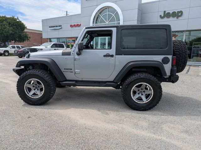 Used 2018 Jeep Wrangler Sport AWD/4WD image 7