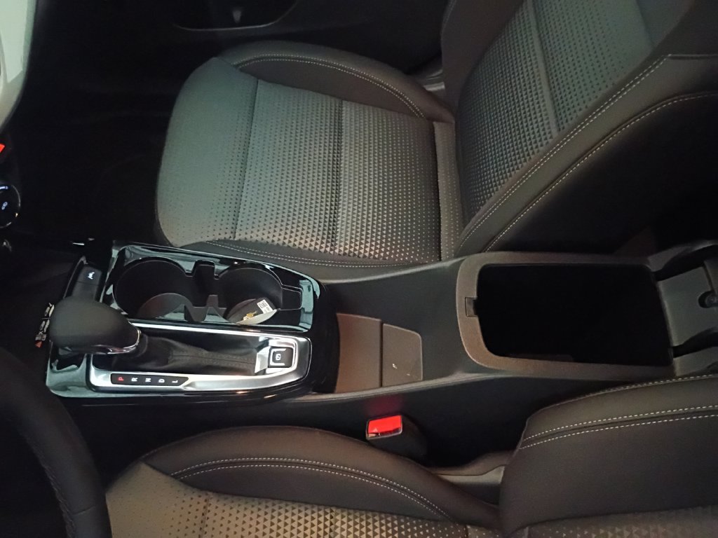 New 2026 Chevrolet Trax LT w/ Sunroof Package FWD image 16