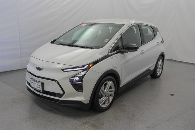 Used 2023 Chevrolet Bolt LT w/ Driver Confidence Package FWD image 5