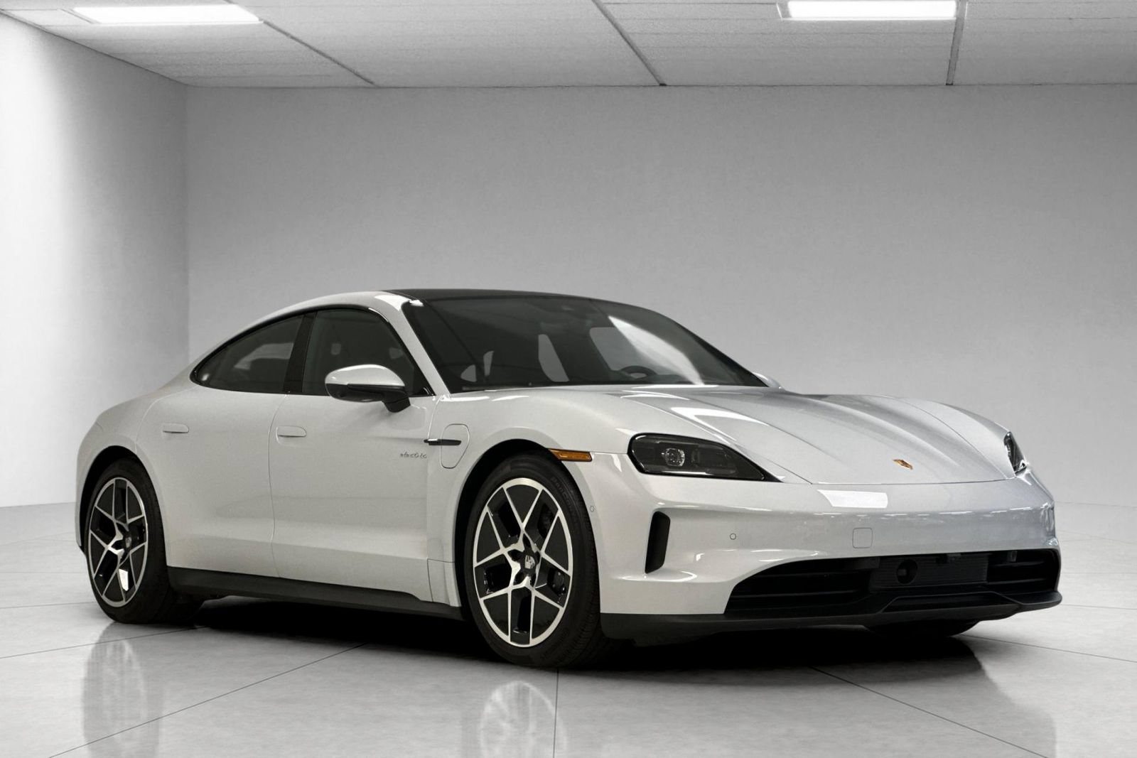 New 2025 Porsche Taycan RWD image 10