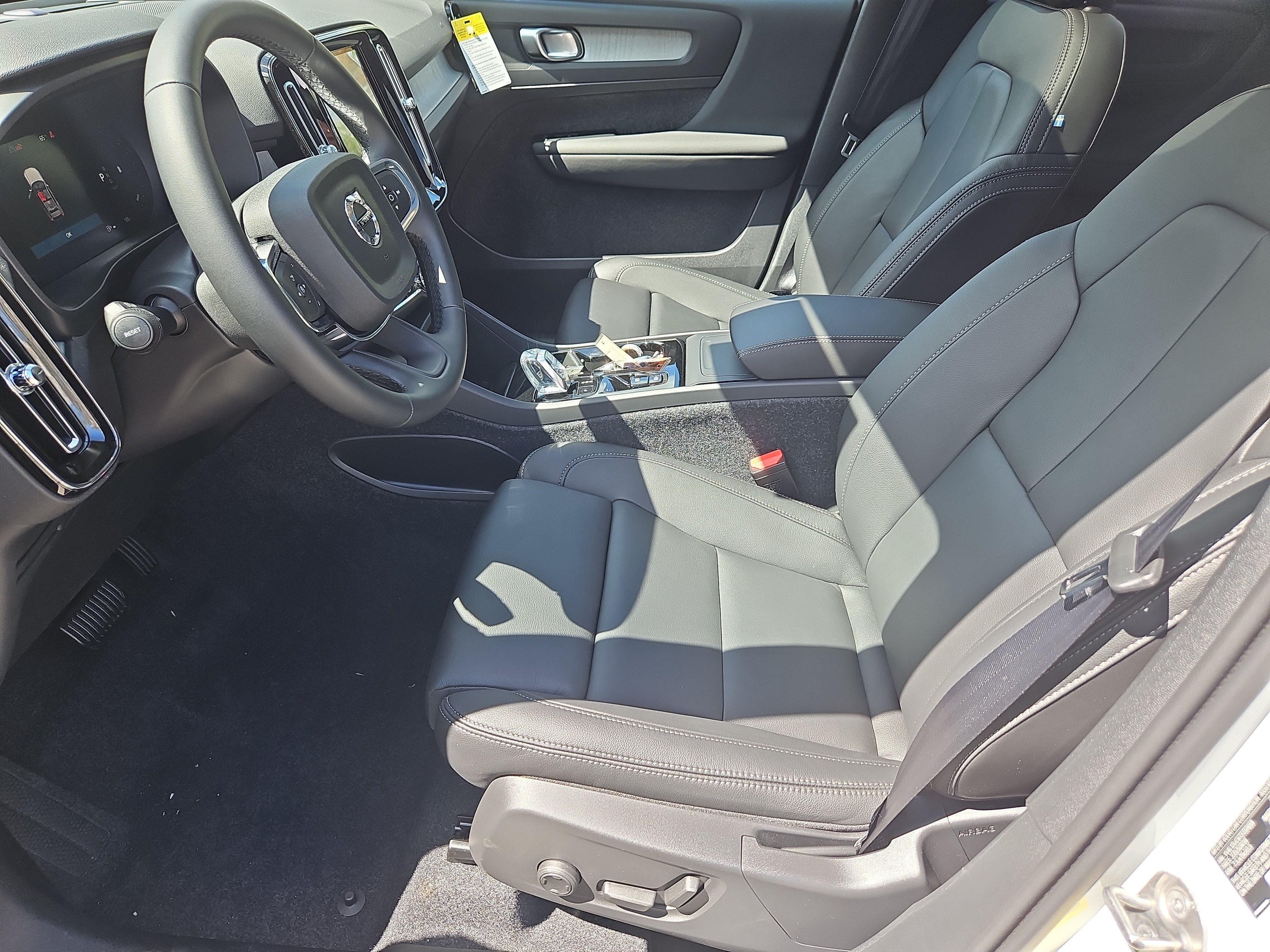 New 2026 Volvo XC40 B5 Plus w/ Protection Package Premier AWD/4WD image 19