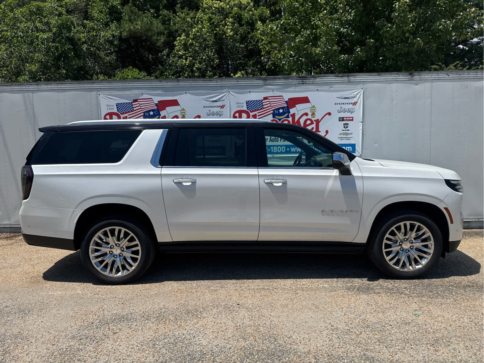New 2025 Chevrolet Suburban Premier RWD image 2
