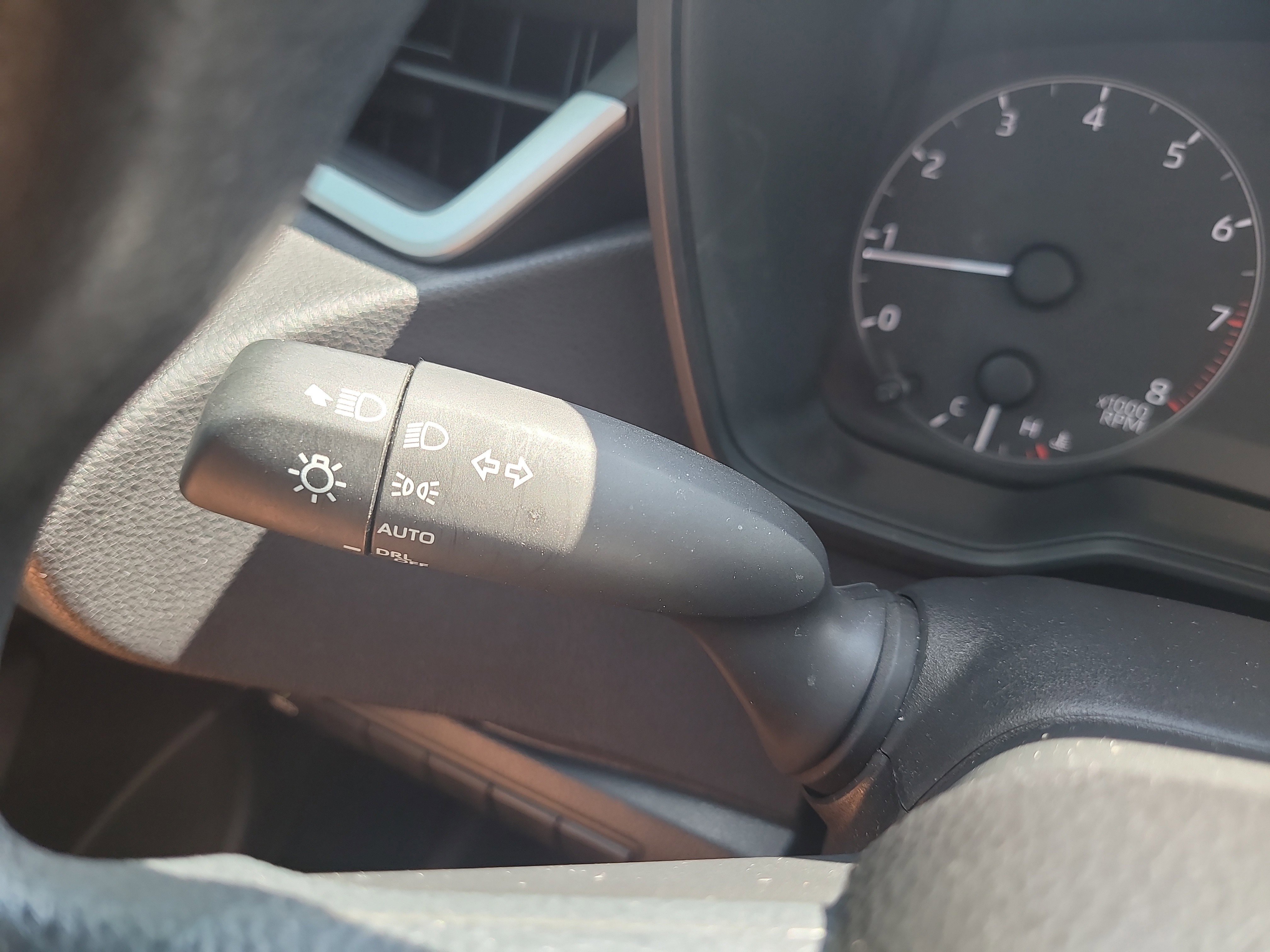 Used 2025 Toyota Corolla LE FWD image 29