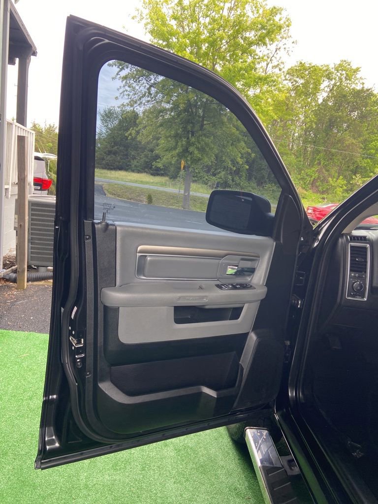 Used 2018 RAM 1500 Big Horn AWD/4WD image 36