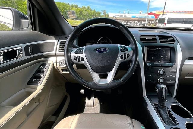 Used 2011 Ford Explorer XLT w/ 202A Rapid Spec Order Code FWD image 5
