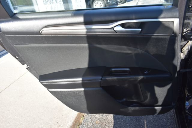 Used 2017 Ford Fusion SE w/ Fusion SE Technology Package FWD image 34