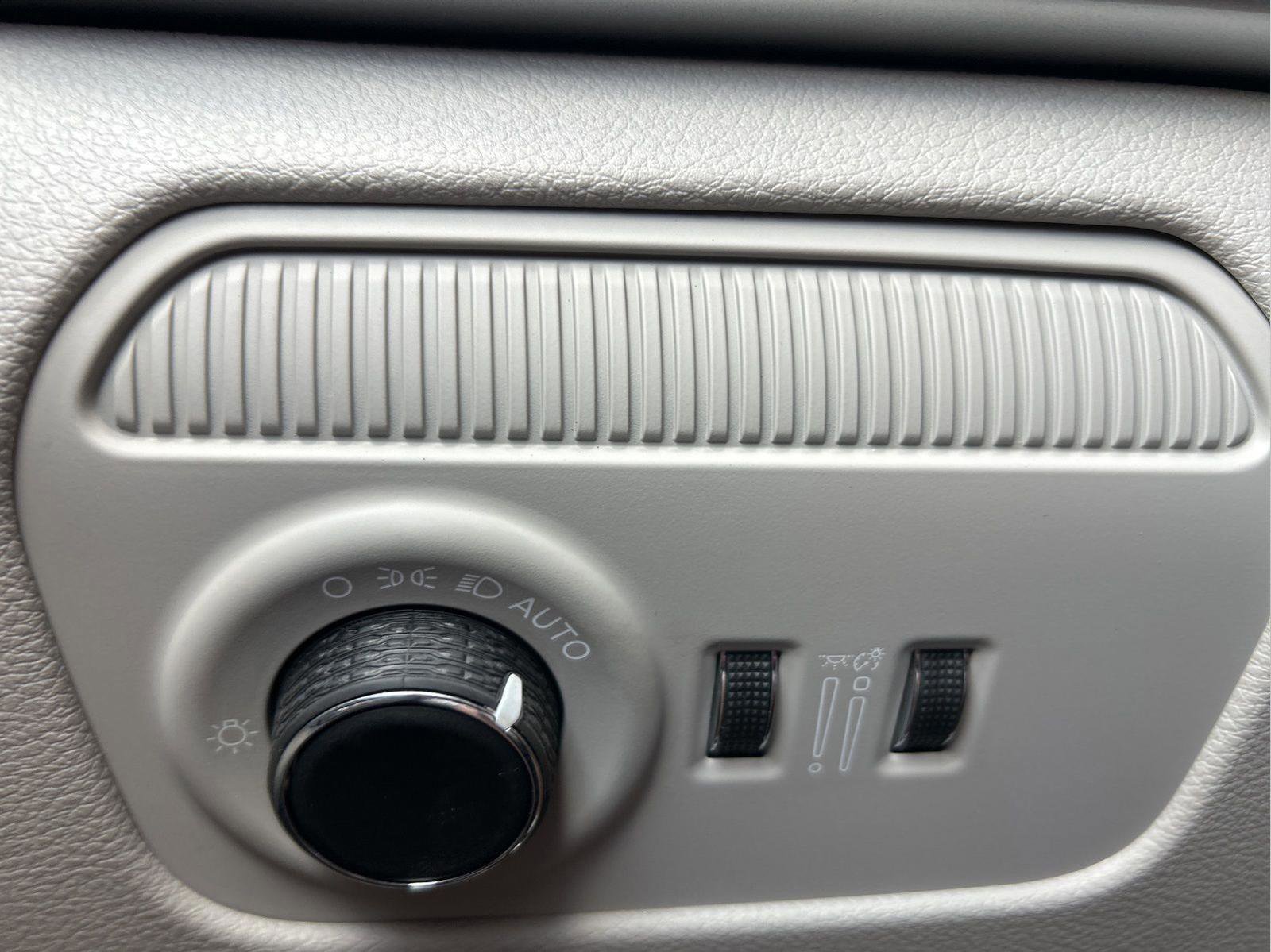 New 2026 Jeep Grand Wagoneer 2WD image 25