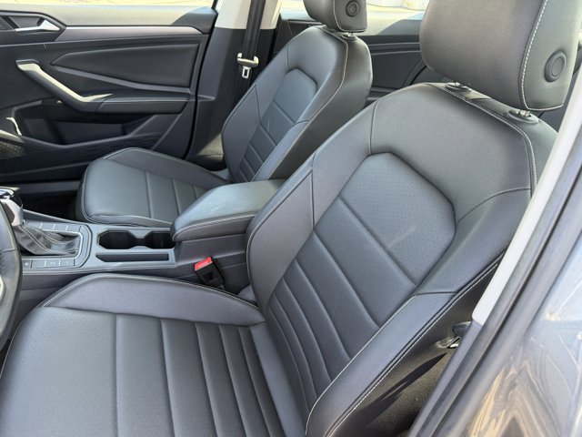 Used 2024 Volkswagen Jetta SE image 10