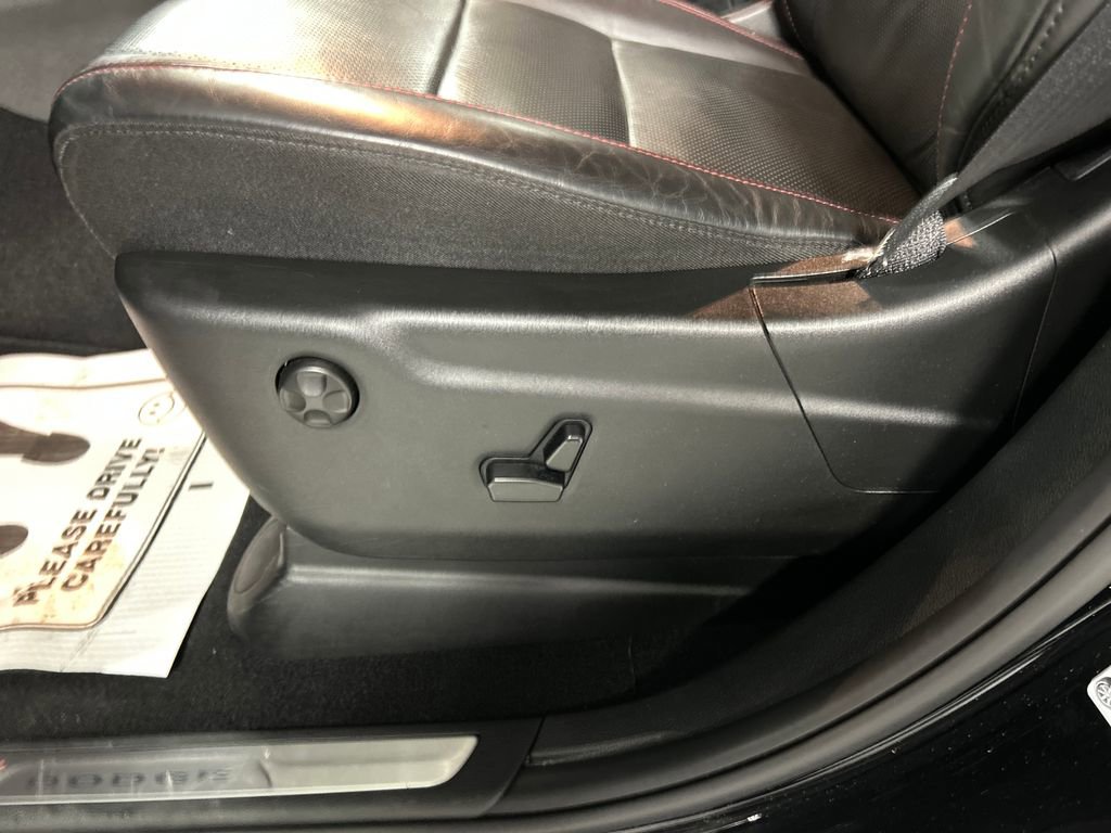 Used 2025 Dodge Durango GT AWD/4WD image 13