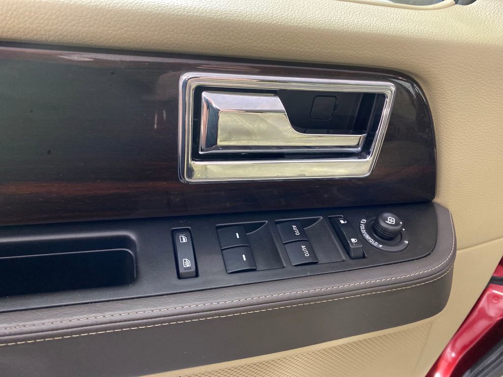 Used 2015 Lincoln Navigator 2WD w/ Equipment Group 101A Reserve image 12