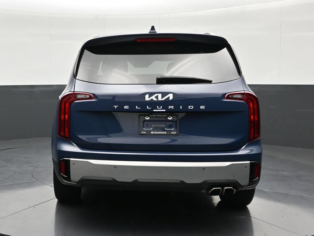 Used 2024 Kia Telluride S FWD image 4