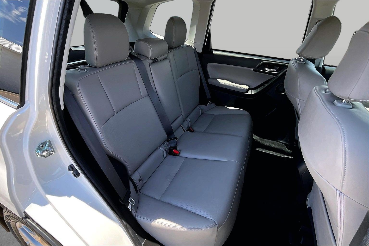 Used 2016 Subaru Forester 2.5i Touring w/ Eyesight & Navigation System AWD/4WD image 26