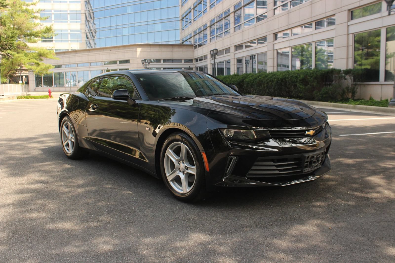 Used 2017 Chevrolet Camaro LT RWD image 1