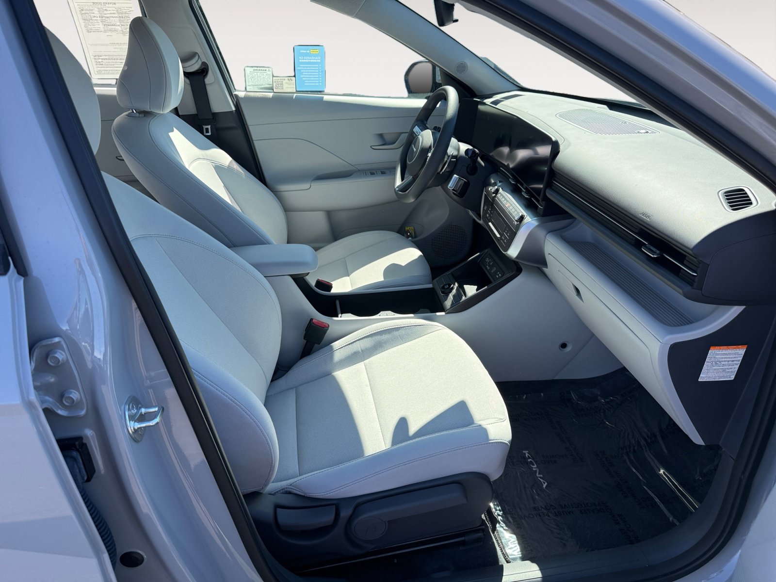 Certified 2025 Hyundai Kona SE FWD image 19