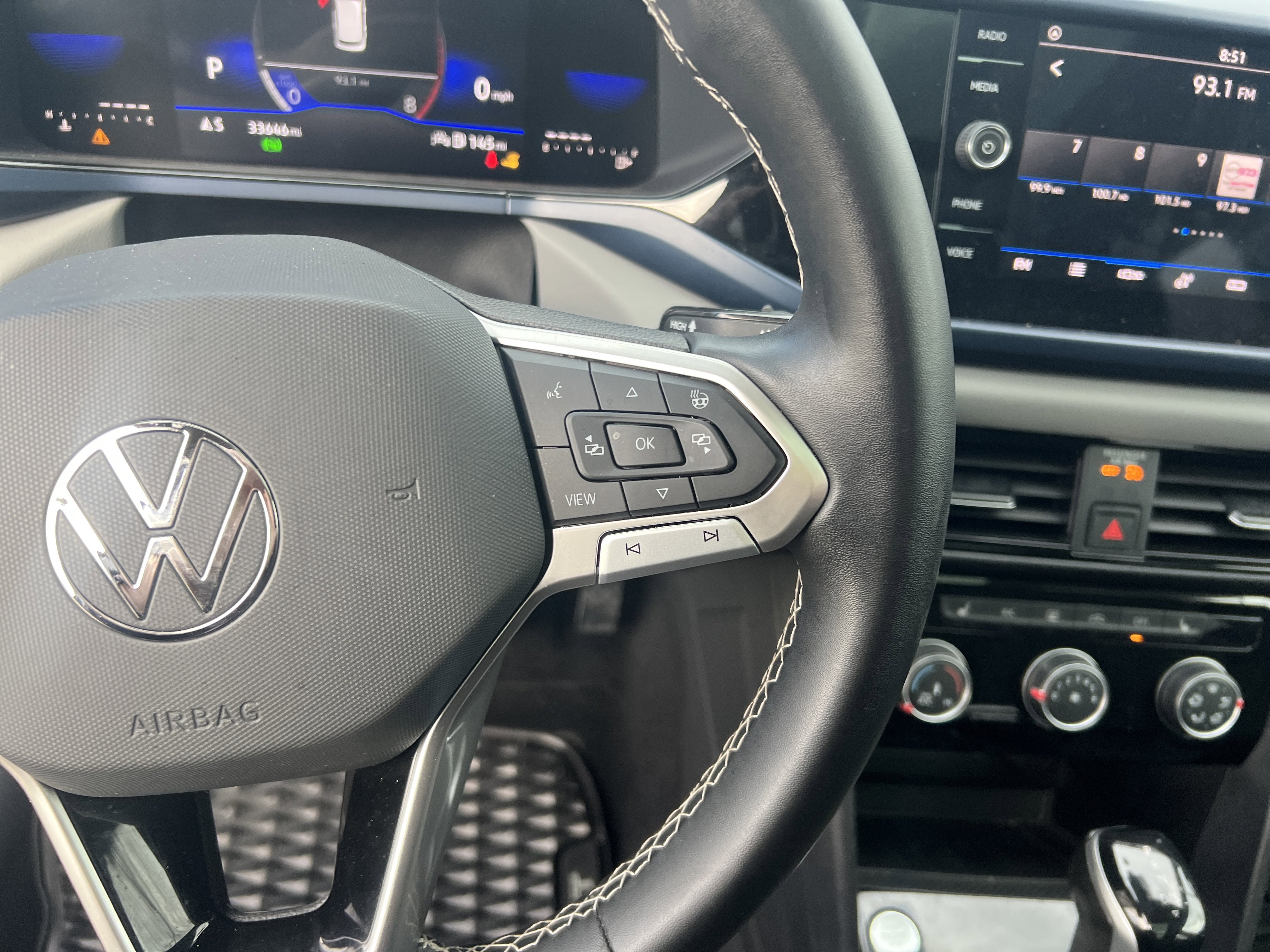 Certified 2023 Volkswagen Taos SE w/ Panoramic Sunroof Package FWD image 19