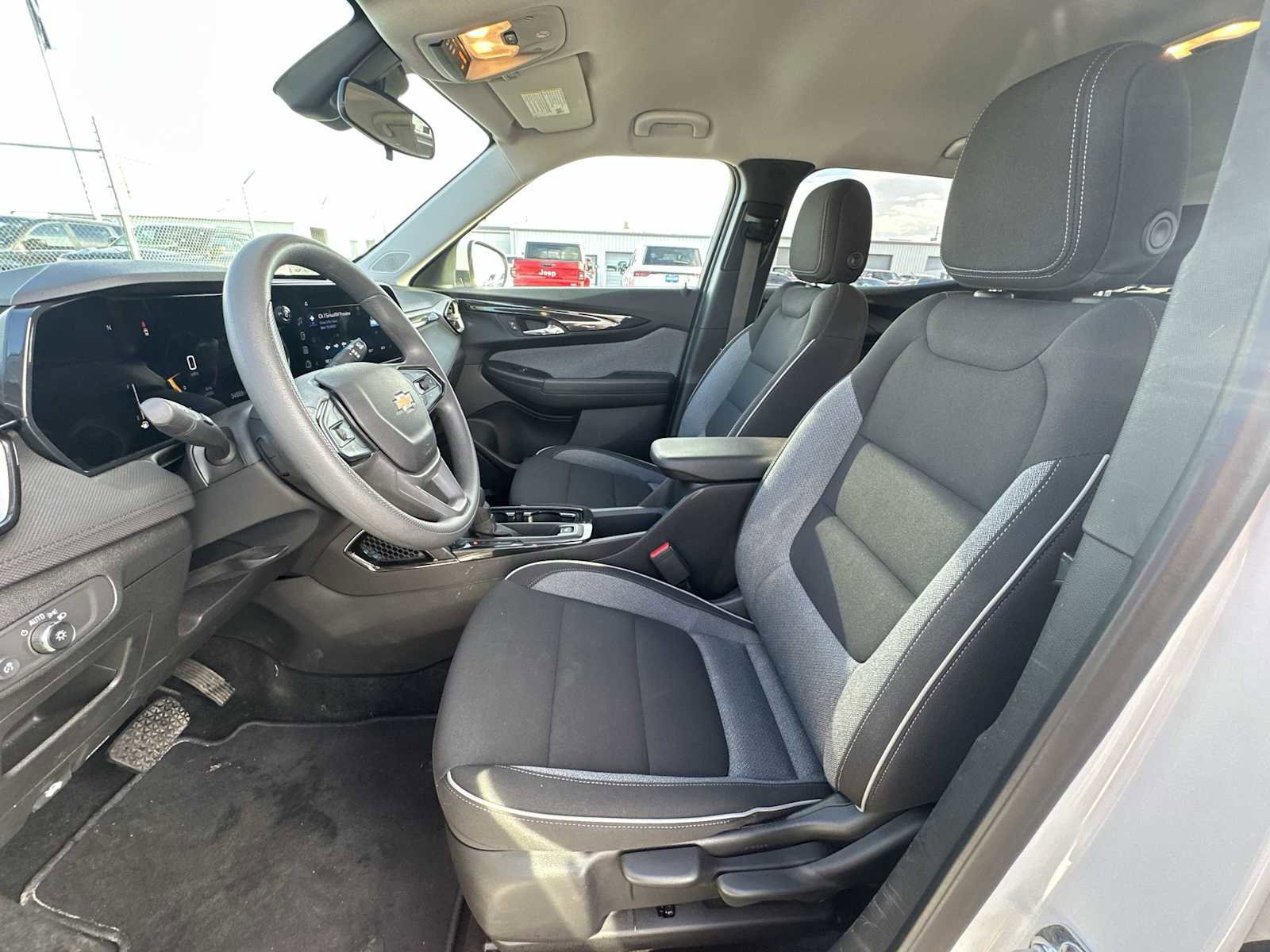 Used 2025 Chevrolet TrailBlazer LT image 13